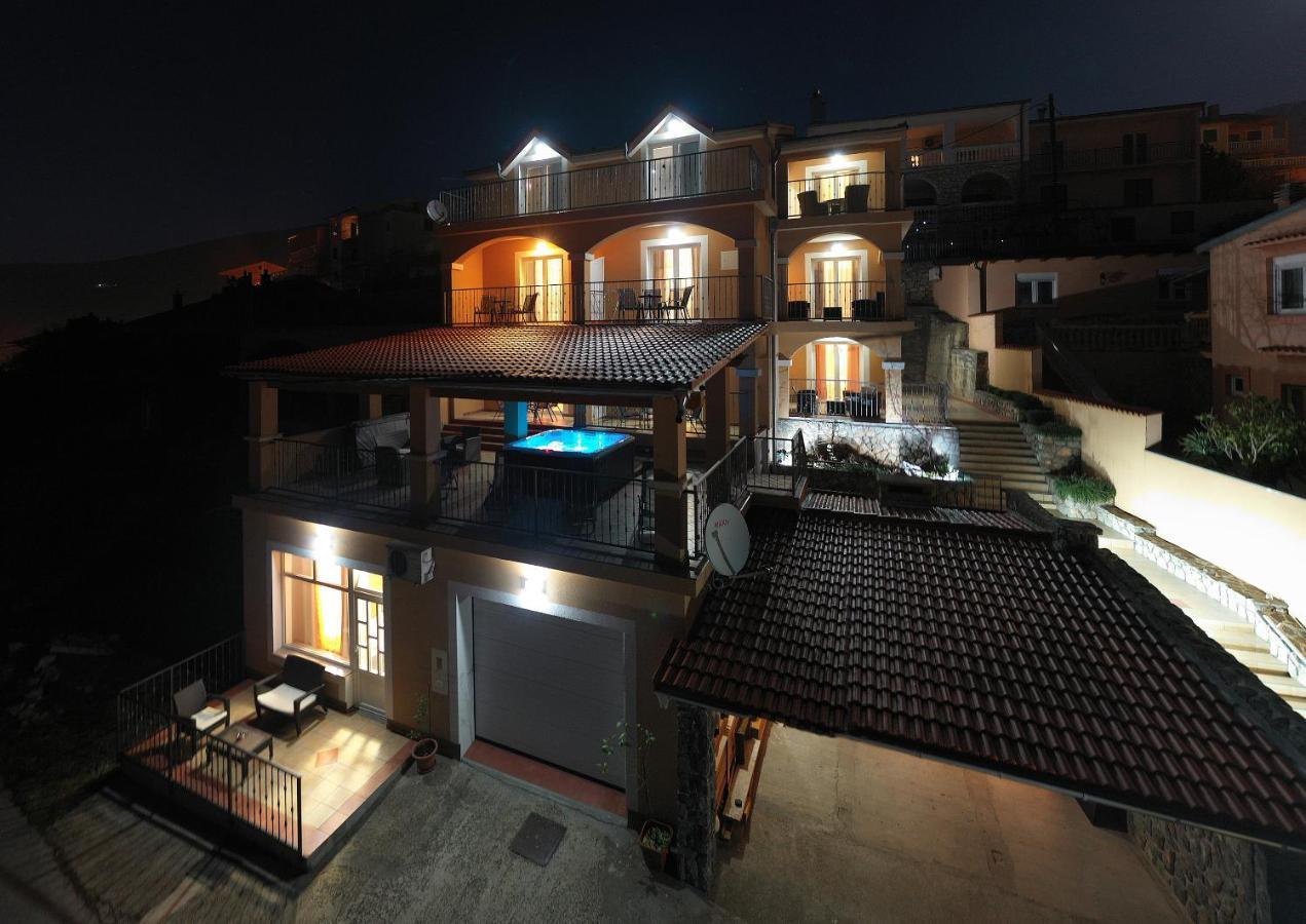 Apartments Lucia Senj 1 Kültér fotó