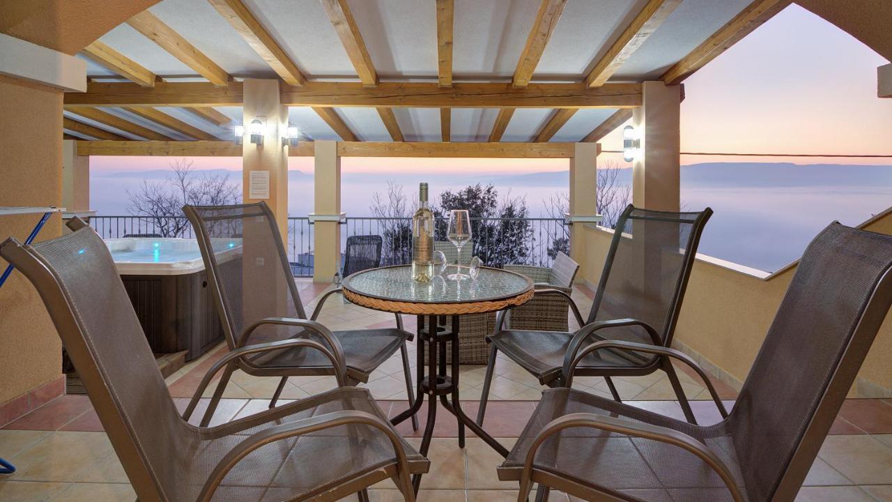 Apartments Lucia Senj 1 Kültér fotó
