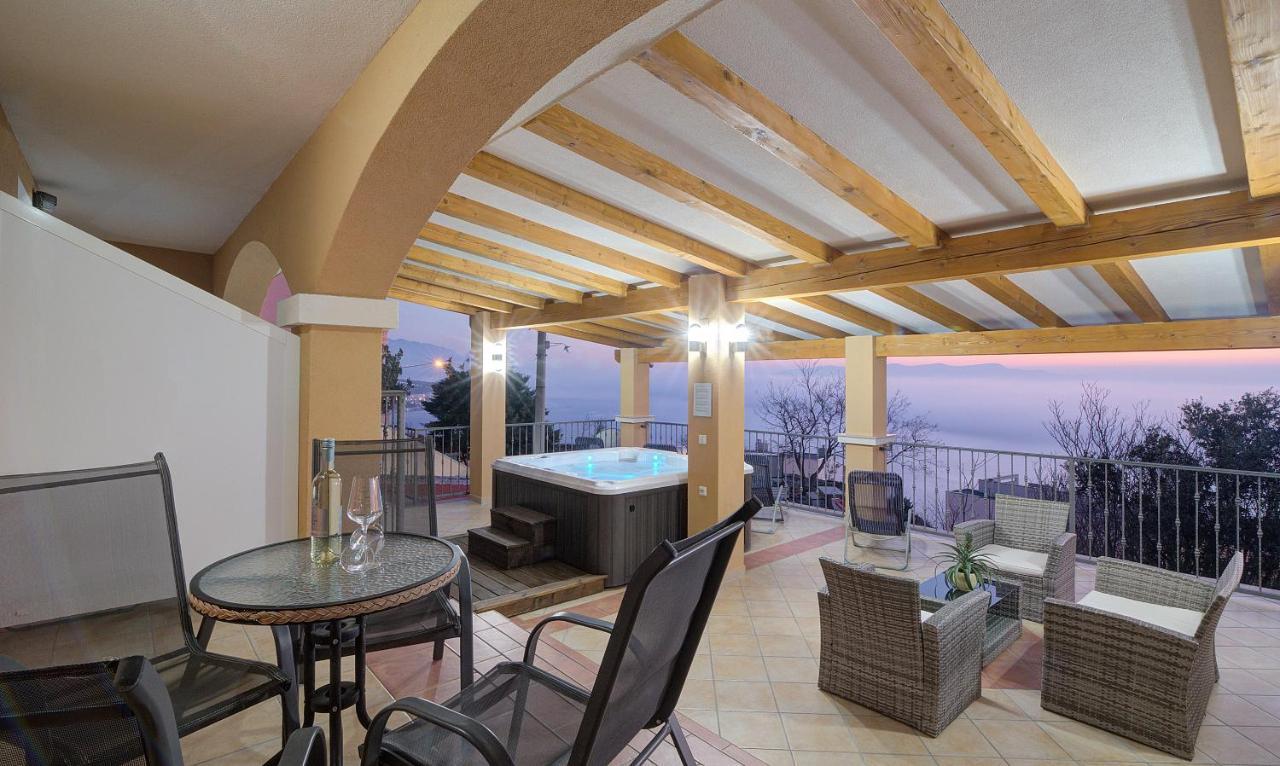 Apartments Lucia Senj 1 Kültér fotó