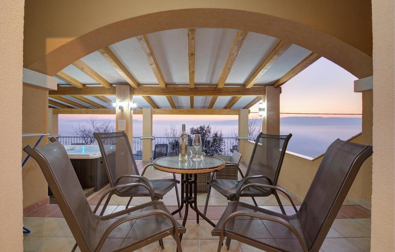 Apartments Lucia Senj 1 Kültér fotó