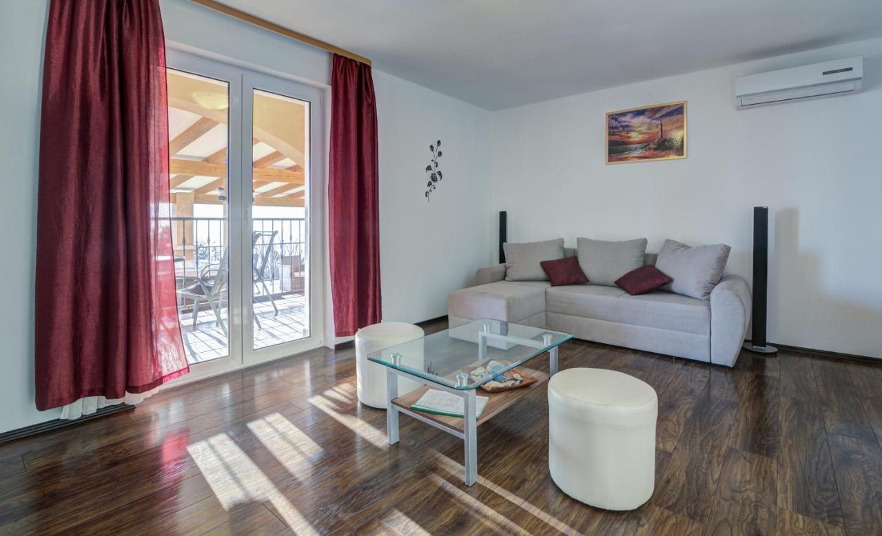 Apartments Lucia Senj 1 Kültér fotó