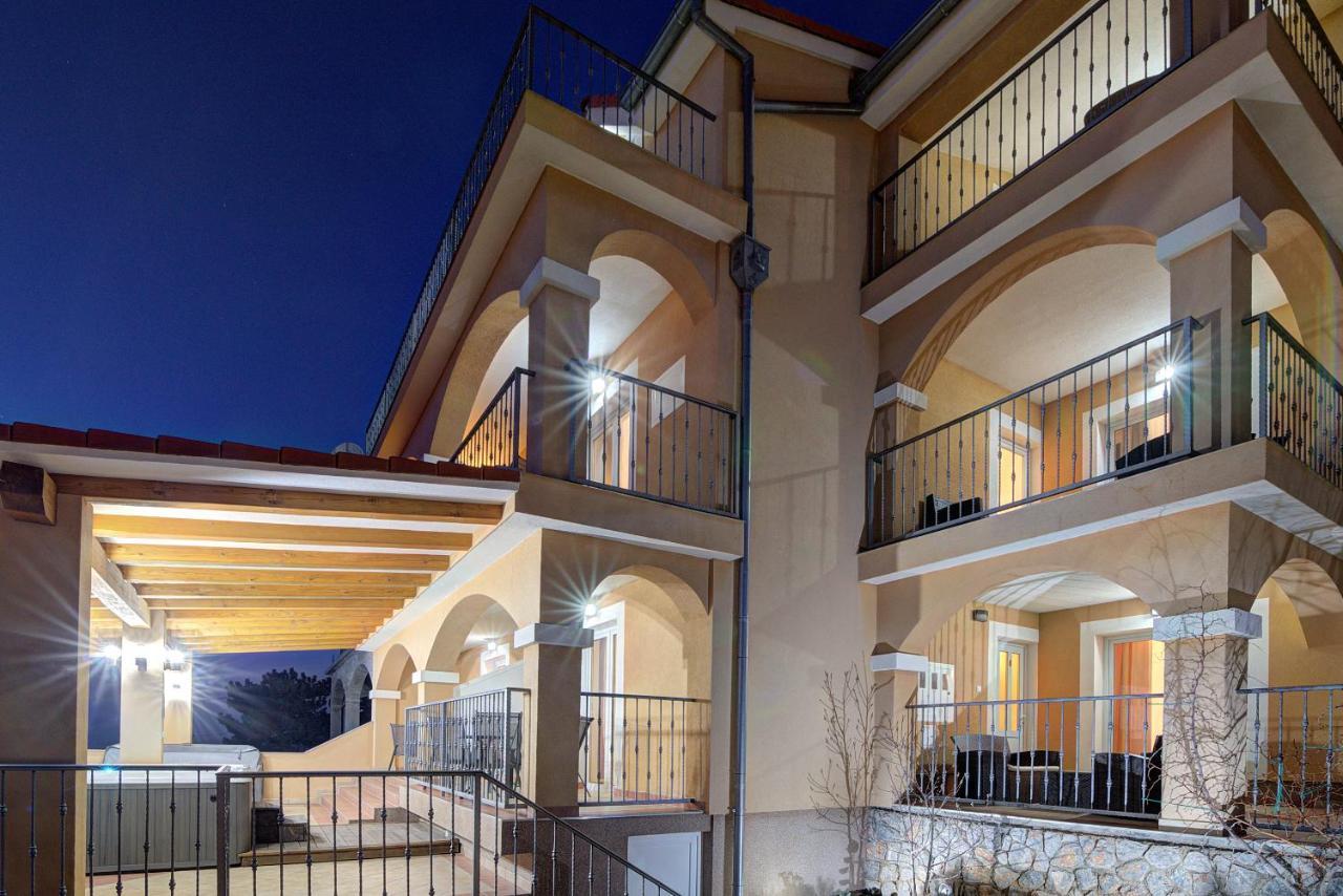 Apartments Lucia Senj 1 Kültér fotó